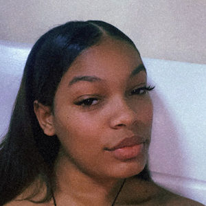 Meet your Posher, Rosa ysabel